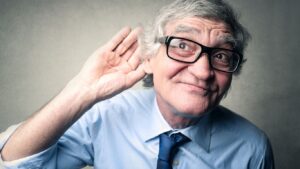 Hoy te hablamos de la relación entre pérdida auditiva y demencia: un riesgo real que puedes prevenir.